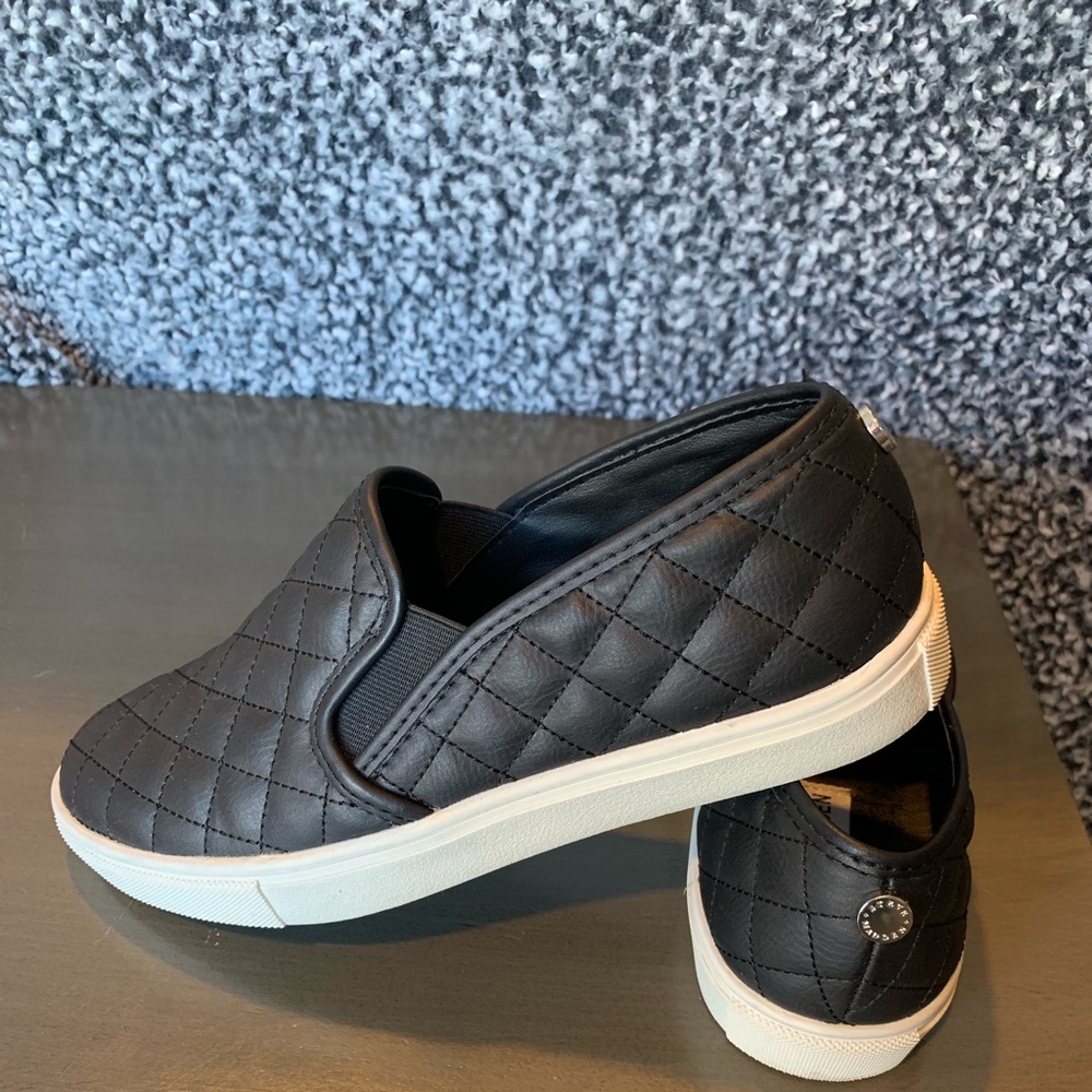 Steve Madden ECENTRCQ in Black and Nude 7/12